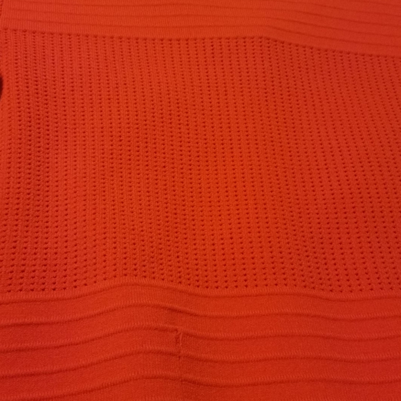 Cache Red Sweater - Picture 4 of 8